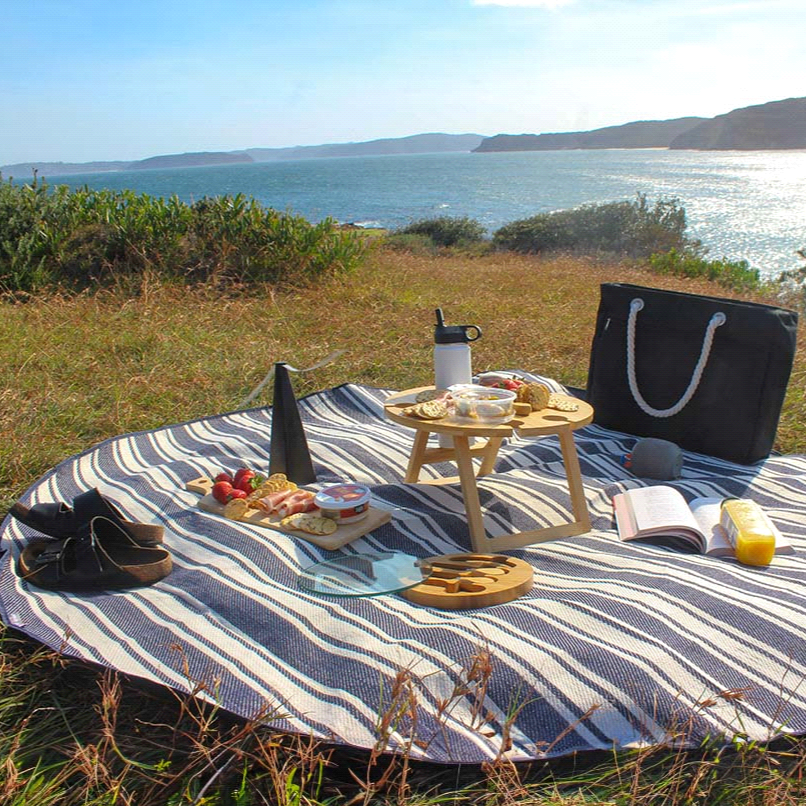 Trekk Round Picnic Rug